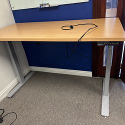Autonomous Standing Adjustable Desk