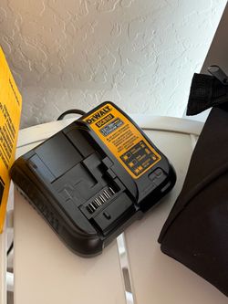 DEWALT DCB107 12V/20V Max Battery Charger