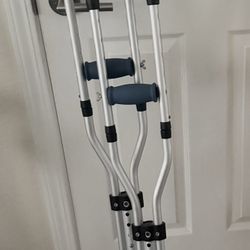 Crutches 