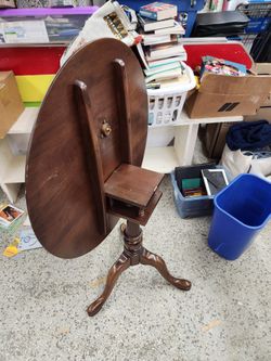 Vintage Flup Round Table