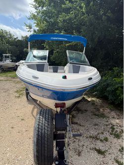 2019 Chaparral H20 19