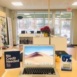 2015 13" MacBook Air 1.6 GHz i5 4GB RAM 128 SSD - We Finance - $299 (Middleton, MA)