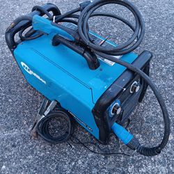 Miller Millermatic 141 Mig Welder (no gages) Good Condition. For Pick Up Fremont Seattle. No Low Ball Offers Please. No Trades 