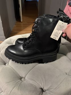 Black Boots 