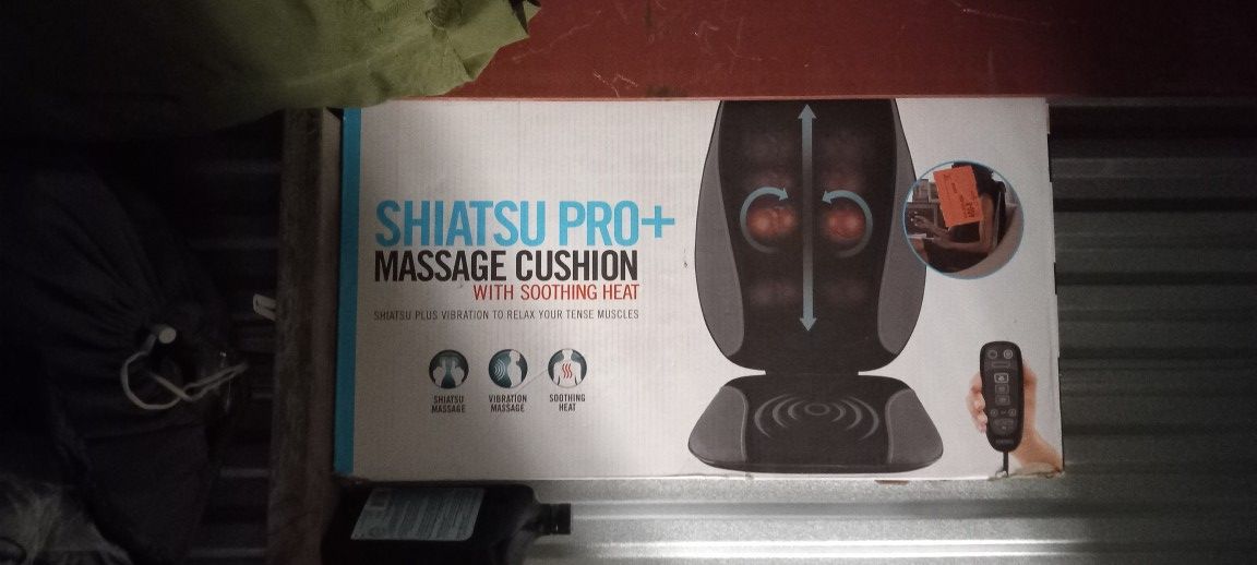 Shiatsu Pro + Massage Cushion