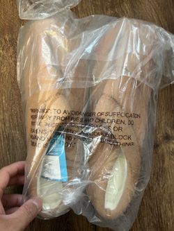 New Isotoner Hoodback Slippers – Size Large – Brand New