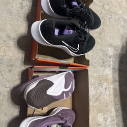 2 Pairs Of Nike Sneakers For Women. Size 10