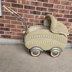 VINTAGE Baby Doll Buggy Pram Good Condition needs some work with wheels & shade, but great for display. Pick up Powers and Constitution area 
