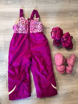 (4T) Toddler Girls Snow gear Bib, Boots & Mittens Set