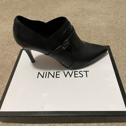 NINE WEST Leather Booties Size 8