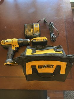 Dewalt 20v 1/2” Drill/Driver, Charger, Battery, Bag