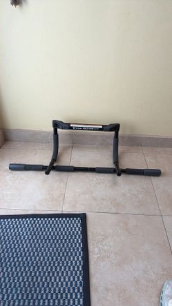 Door Pull Up Bar