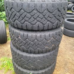 325/65/18 goodyear duratrac 