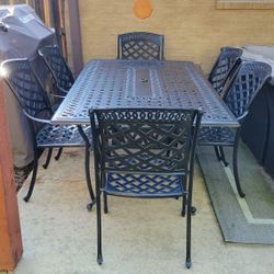 Cast Aluminum Patio Table and Chairs