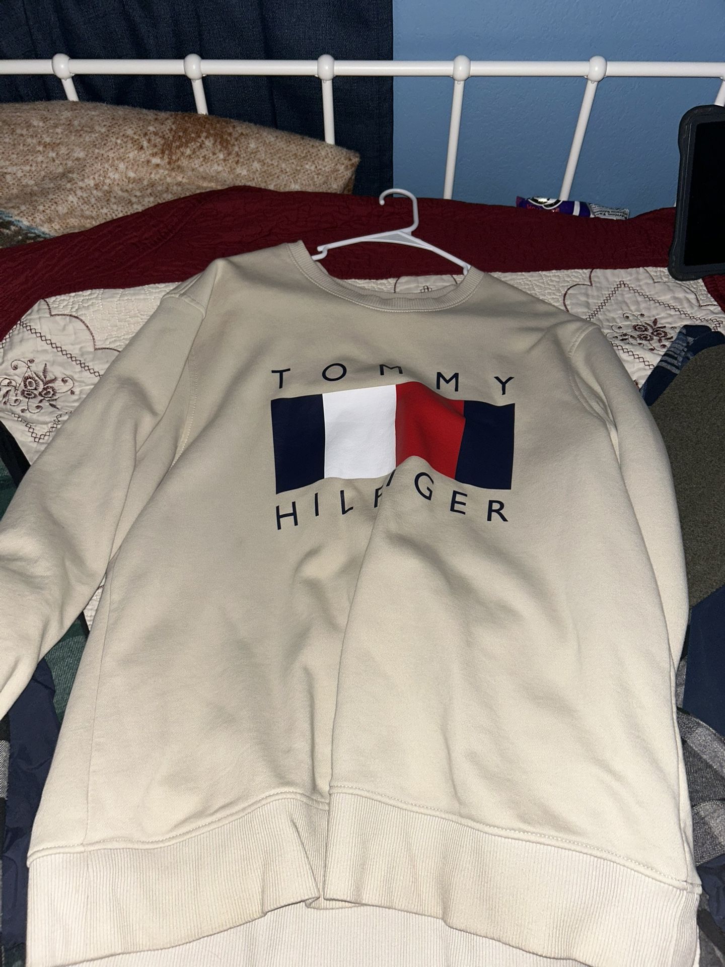 New Tan Tommy Hilfiger Size XL