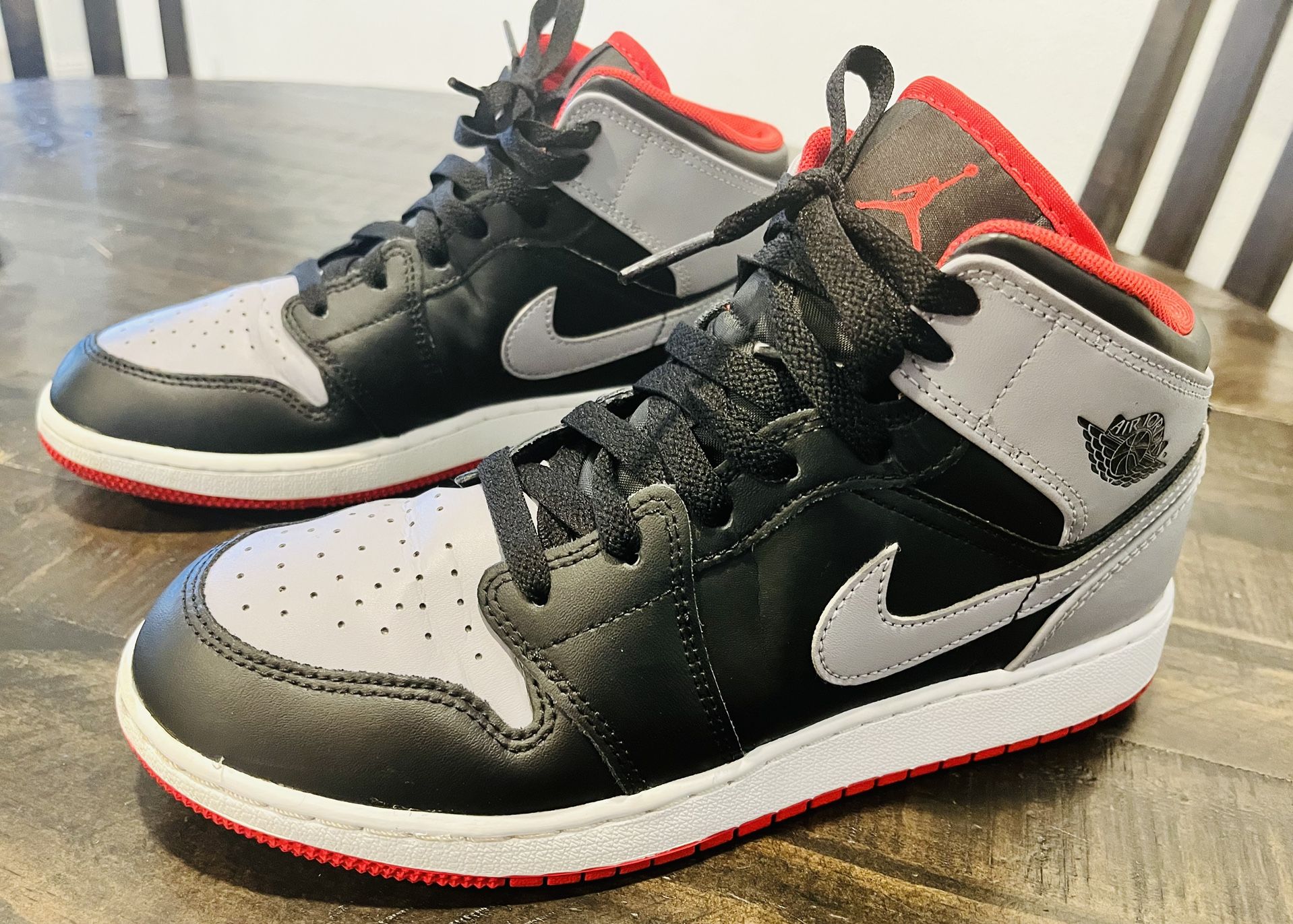 Nike Air Jordan 1 Size 7Y