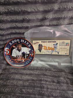 Tony Gwynn 3,000 Hits Commemorative Plate and Card Set