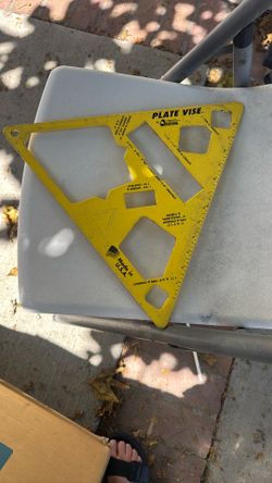 Tri-Vise Plate Vise for Conduit Tubing Angle Pipe Conduit Iron Unistrut