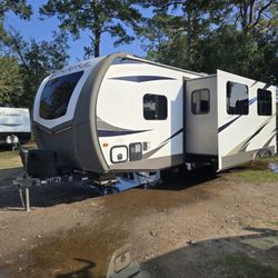 2021 Solaire 258 RBS