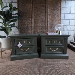 NIGHTSTANDS/SIDE TABLES 💚 