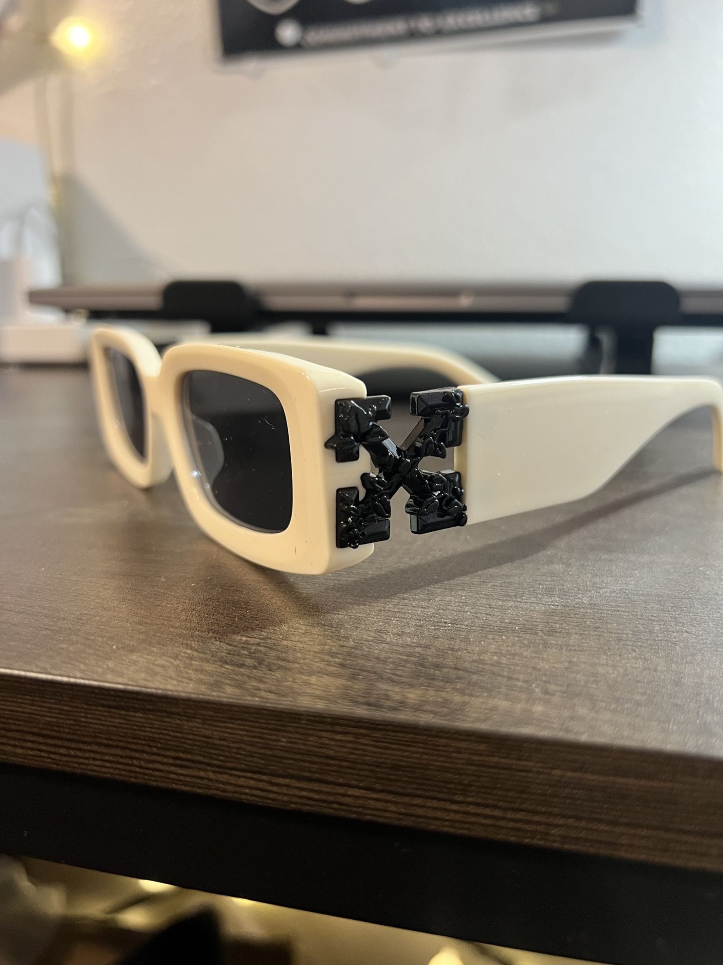 CREAM Off White Sunglasses 🔥