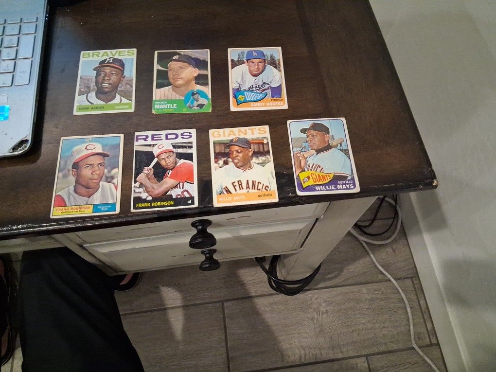 1960s Topps  Cards Mantle, Koufax, Aaron, Mays, Robinsin4