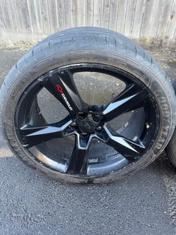 Chevrolet Camaro Wheels and Tires