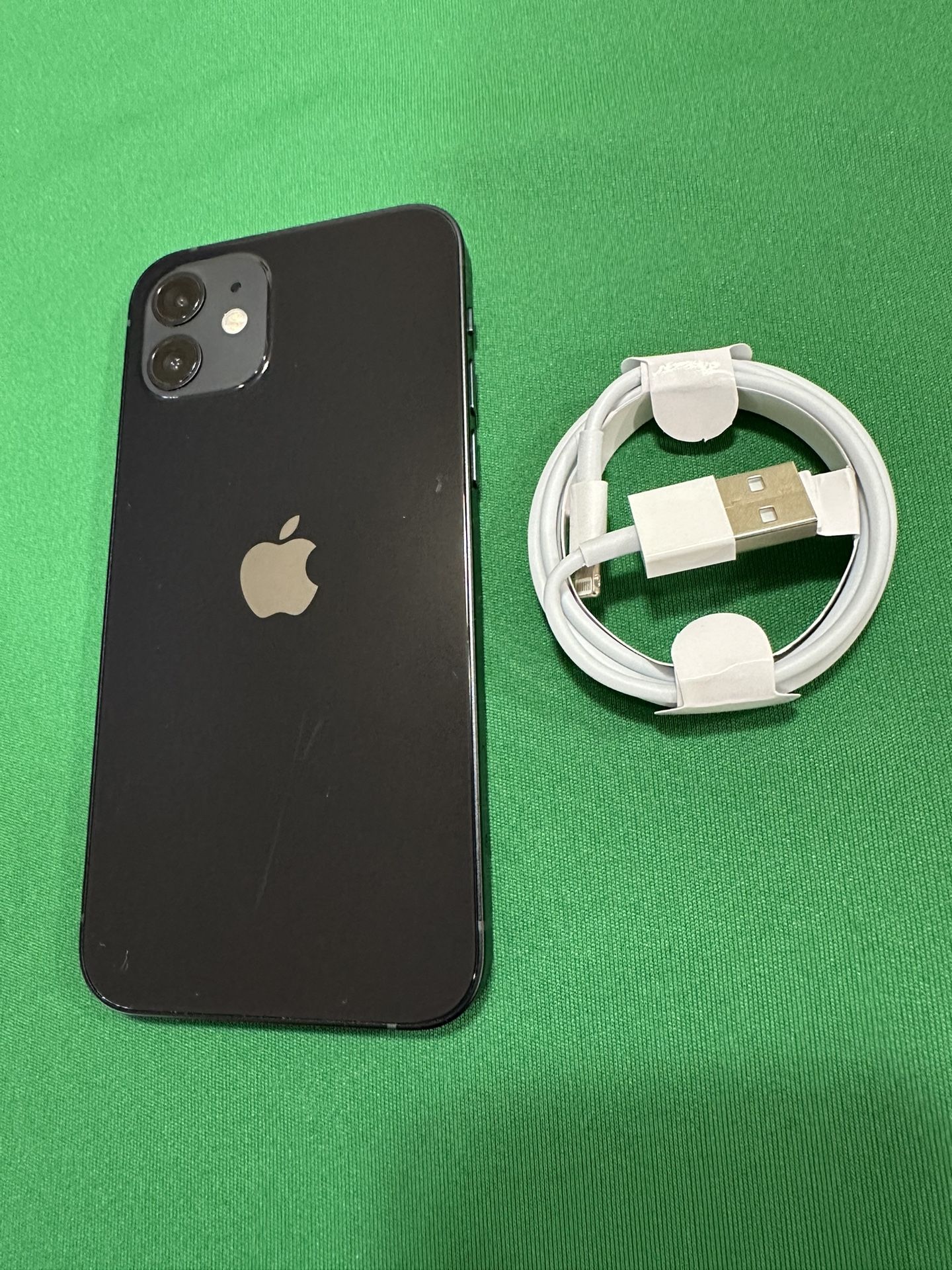 iPhone 12 5G 64 gb 99 % Battery Life Unlocked Excellent Condition