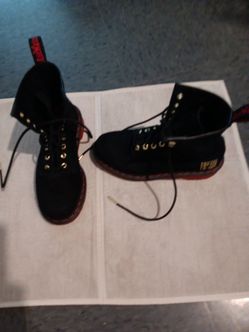 Limited edition lunar chinese 2019 dr martens