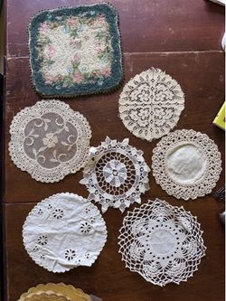 7 doilies- antique