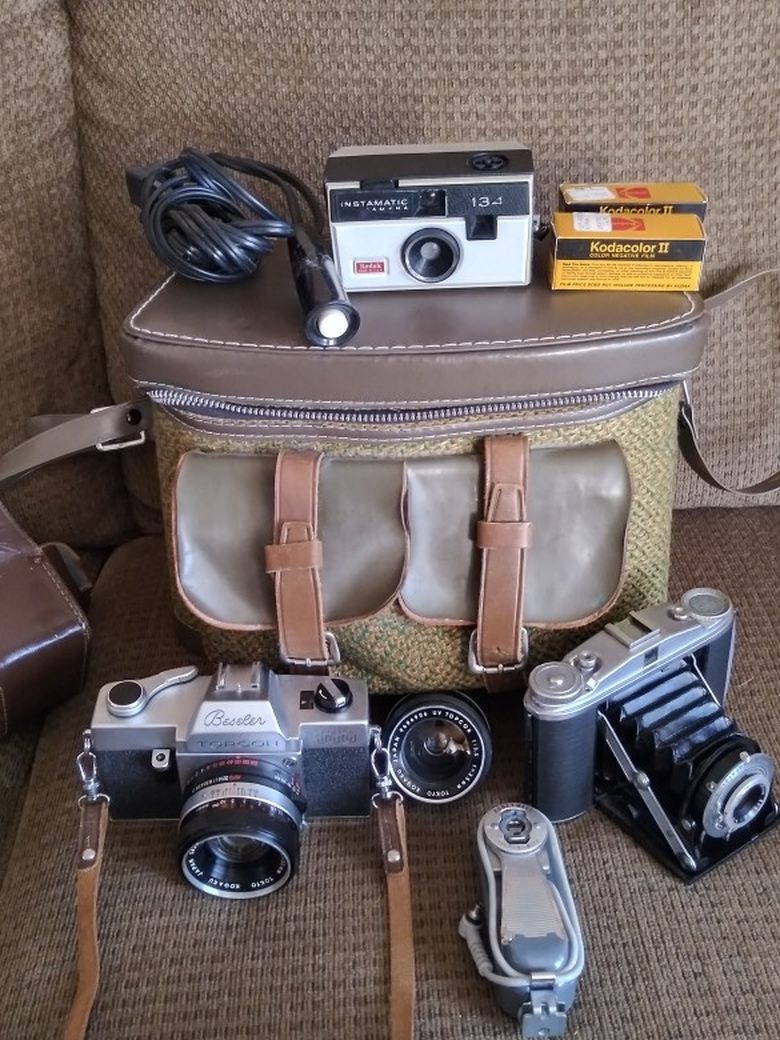 3 VINTAGE CAMERA'S, ISOLETTE ll, BESELER TOPCON, & KODAK134