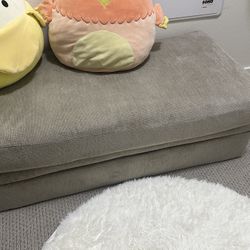  MoveOut Sale : Brand New Modern and Comfortable Ottoman 
