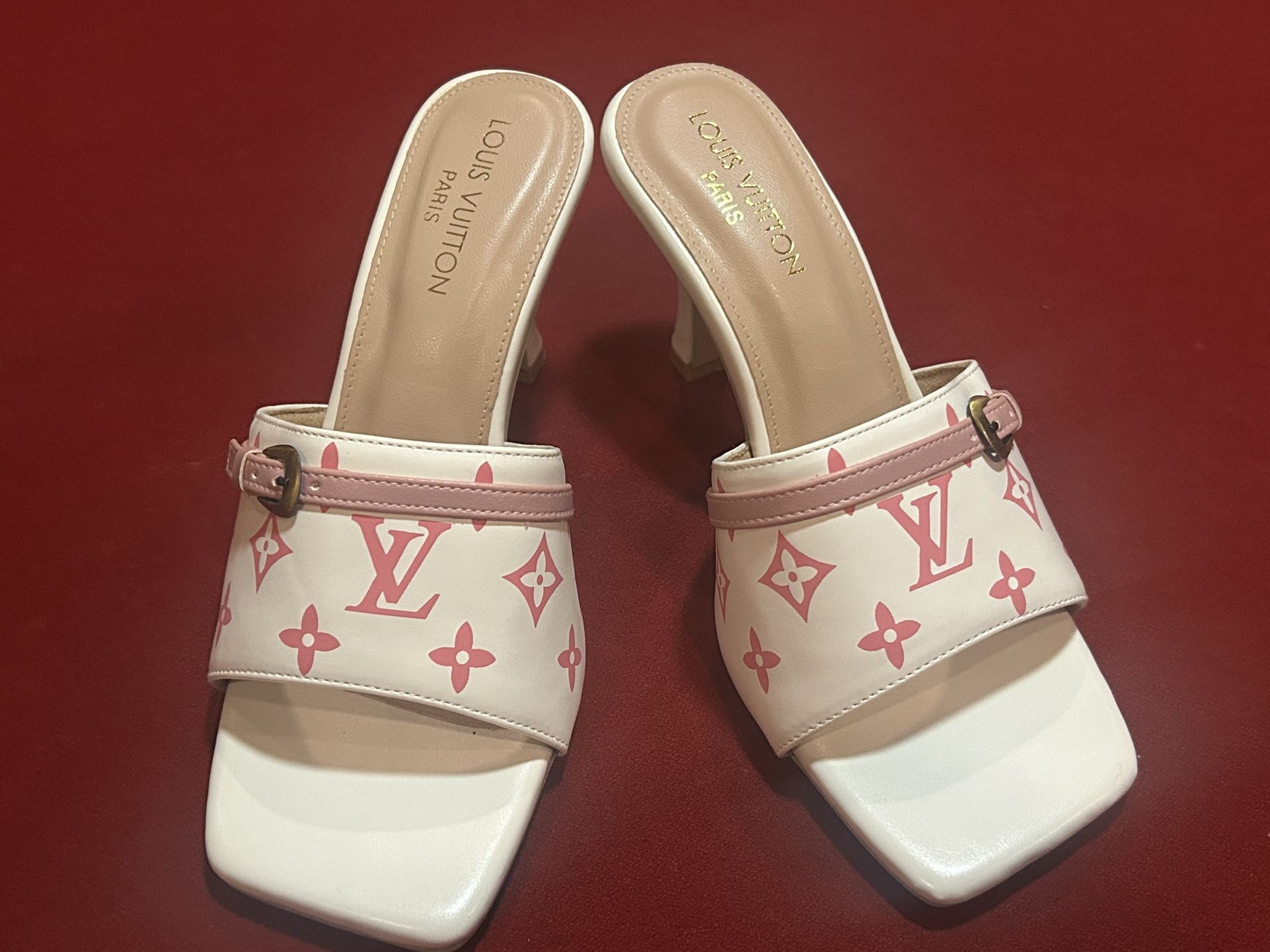 Lv Heels/Pink And White/Super Cute/Size-41