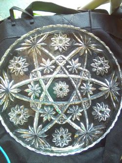 Vintage Star Pattern crystal cut class 11" round