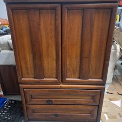 Vintage Walnut Queen Bedroom Set 