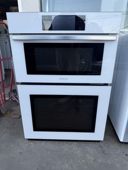 Like New 30” Samsung Microwave Oven Electric Combo