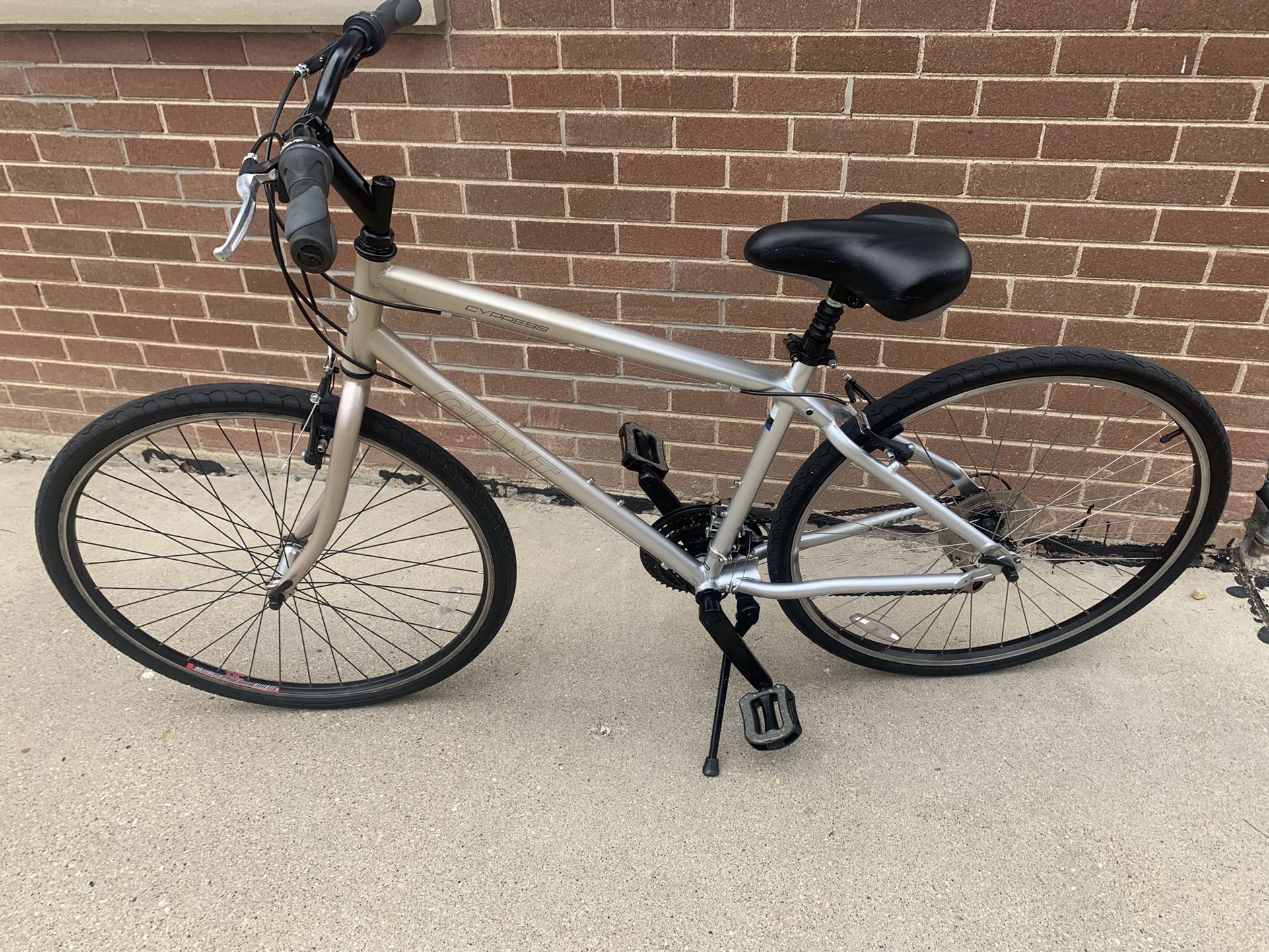 Giant Cypress ST , Comfort Commuter Utility Mens Bike , Recommended Rider Height 5’7”To 5’10”