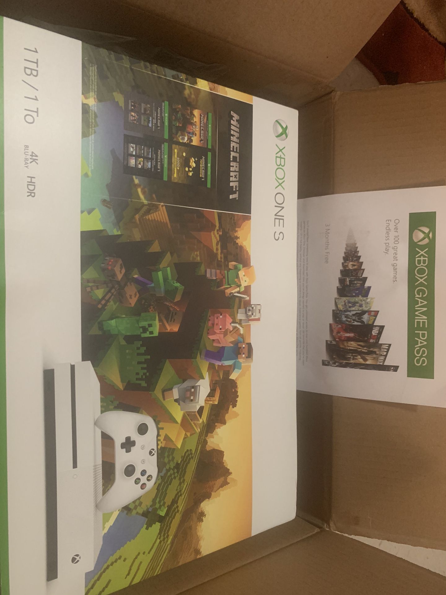 XBOX ONE S 1tb/1to Minecraft bundle with 3m free game pass