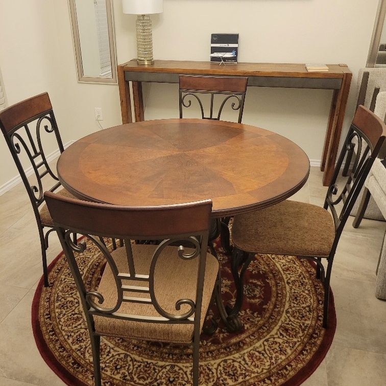 Ashley Dinning Room Table And Chairs