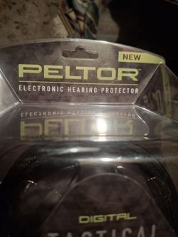 New PELTOR electronic TACTIC 100 Ear Protection. By 3M