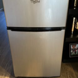 Whirlpool Mini Fridge 