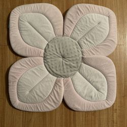 Bath Pad for bathing/showering baby