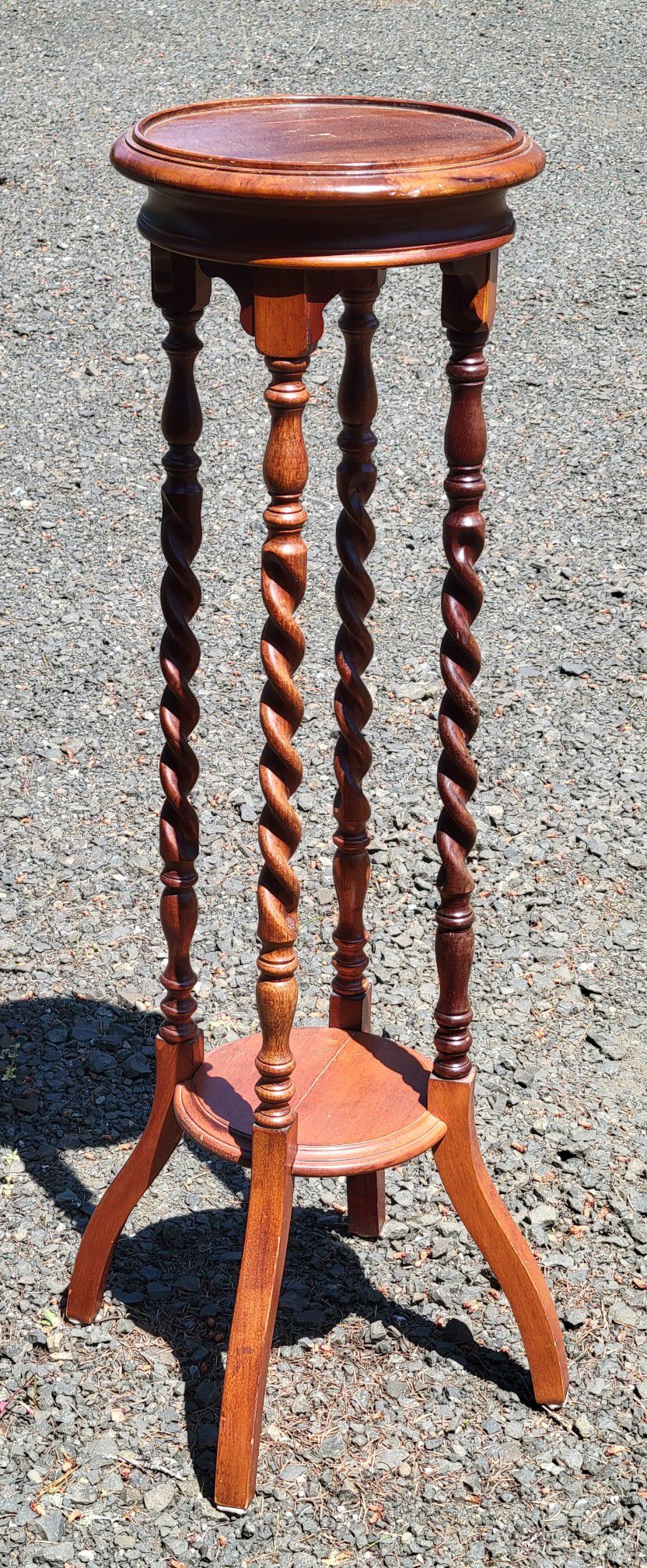 Vintage Barley Twist Wooden Plant Stand. *Located In Shelton 
