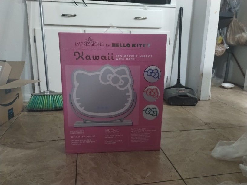Hello Kitty Impressions Mirror