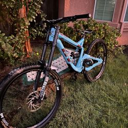 2018 Gt Fury Carbo Small Dh Bike