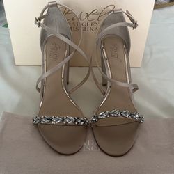Jewel by Badgley Mischka - Daphne High Block Heel Sandal  - Size 7.5 - Color Champagne