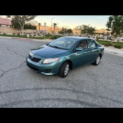Toyota Corolla  LE  2010 