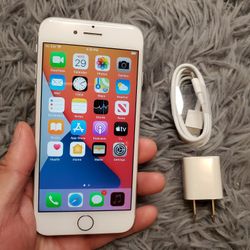 iPhone 7 - UNLOCKED - Like New  