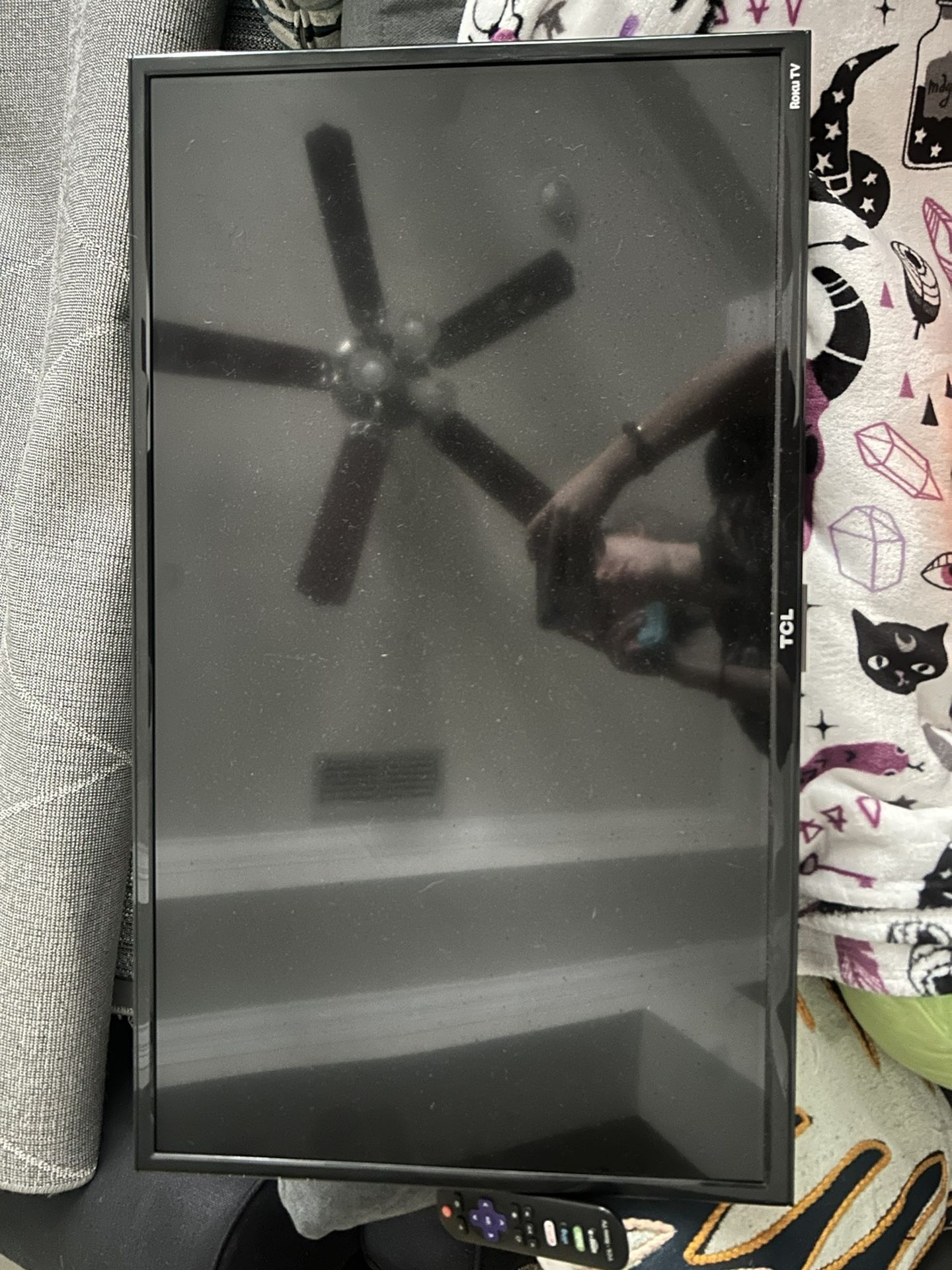 28.5” TV