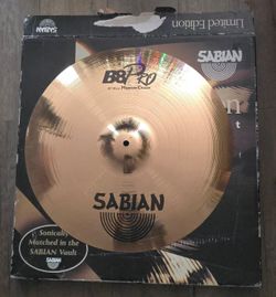 Cymbal  18in limited edition I love you sabian